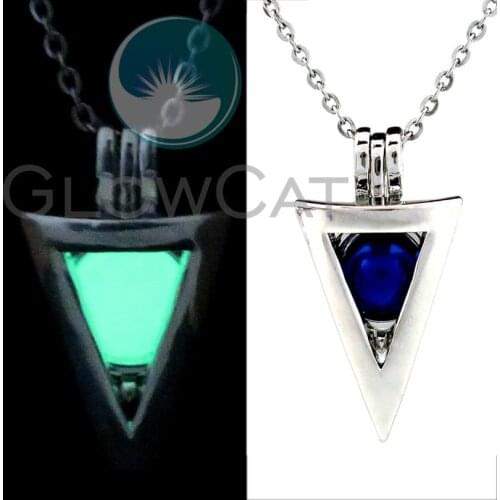 Triangle Necklace Glow in the Dark 2 Colors Luminous Charm Choker Pendants Necklaces Girl Gift GG743