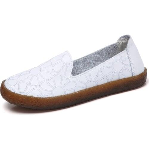 2021 New Leisure Leather Embroidered Womens Shoes