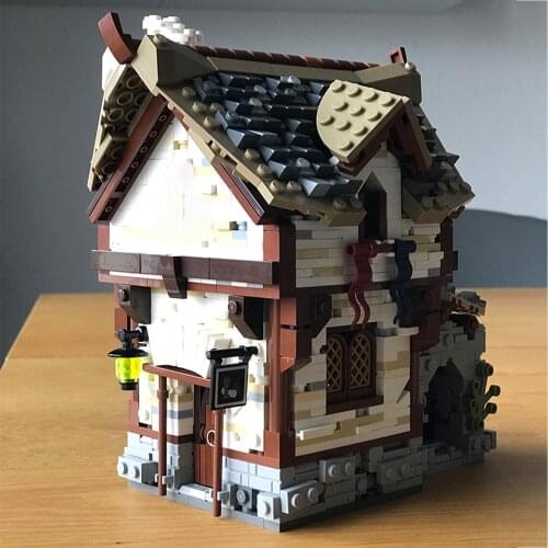 Street Retro Medieval Taverns Architecture Town Building Blocks Pub Retro Scene House Famous Model Bricks Toys for Child Gifts