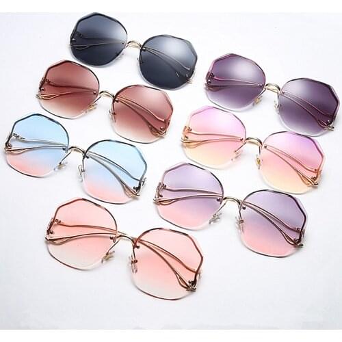2021 Fashion Tea Gradient Sunglasses Women Ocean Water Cut Trimmed Lens Metal Curved Temples Sun Glasses Female UV400