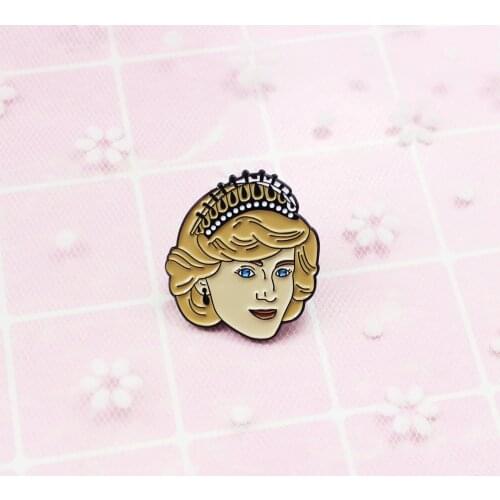 Queen Woman Face Brooch Jeans Lapel Punk fashion Creative pin Jewelry curls short hair Enamel badge Gifts for friends