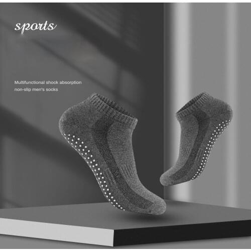 Mens Designer Sports Ankle Socks Sweat Absorbent Breathable Anti-Slip Dispensing Black Color Floor Yoga Socks Slippers For Man