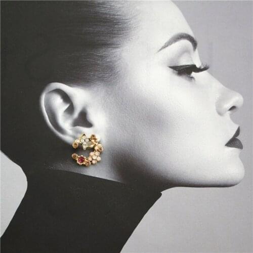 S925 silver needle Korean temperament C-shaped earrings flower earrings female color fashion petals pearl gemstone earrings