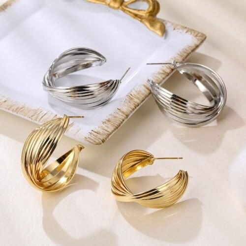 Hot Sale Bohemian Classic romantic geometric Gold Color Twisted Earrings for Women Fashion earrings Party Gift Bijoux Jewelry