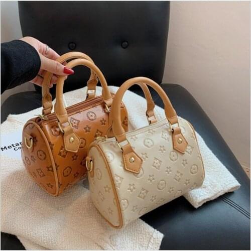 Womens bag 2021 new fashion Boston pillow bag womens shoulder handbag atmospheric old embossed messenger bag