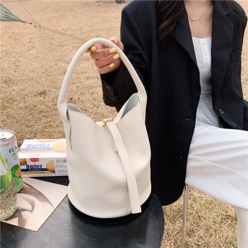 High-quality, Simple, High-capacity Handbags 2021 New Handbags Korean Fashion Trendy Ladies One-shoulder Messenger Bucket Bag
