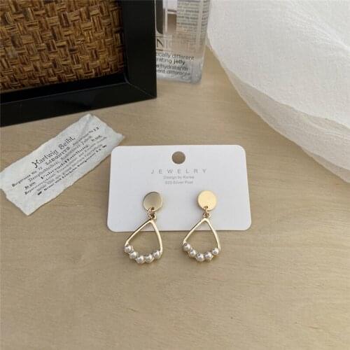 Korean Style Pearl Hanging Earrings New Geometric Round Hanging Earrings Fashion Statement Jewelry for Women boucle d’oreille