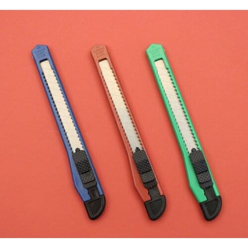Factory direct small plastic wallpaper knife art knife wallpaper knife film knife paper cutter scraper