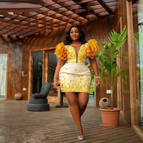 African Plus Size Cocktail Party Dresses Ruffles Cap Sleeves Sheer V Neck Mermaid Prom Dress Short Mini robes de soirée