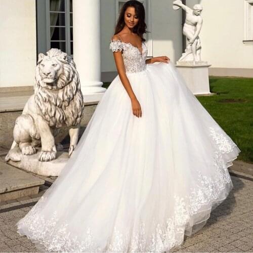 Booma Off the shoulder Lace Appliques Wedding Dresses Soft Tulle Beach Bridal Gowns Plus Size V-neck Back Button Vintage Gowns