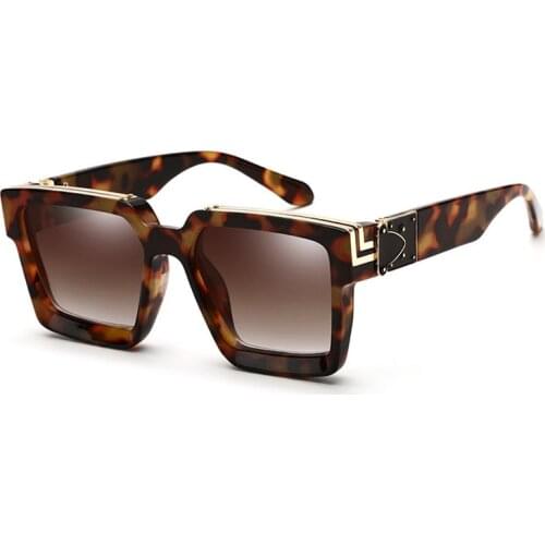 2021 New Oversize Square Sunglasses Men Fashion Leopard Clear Lens Eyewear Aolly Plastic Eyeglasses Frame UV400 Shade Travelling