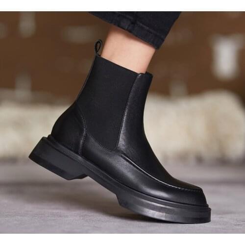 Genuine Leather Women Boots Retro British Style Slip-On Chelsea Boots Fashion Ankle Boots Round Toe Flat with Women Shoes