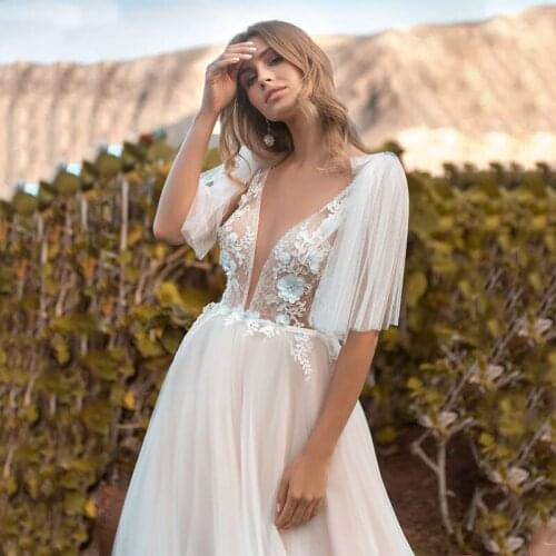 Boho Pink Wedding Dress Sexy Ivory Lace 3D Flower Appliques Deep V neck Beach Bridal Dress Tulle Princess Wedding Party Gowns