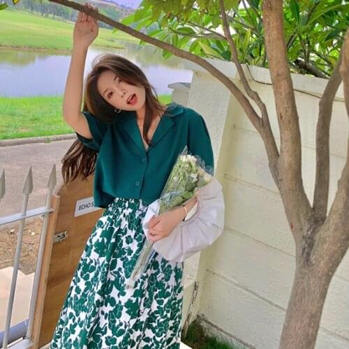 Temperament Short-sleeved Shirt Female Design Sense Niche Summer New Korean Version Loose and Thin All-match Blouse