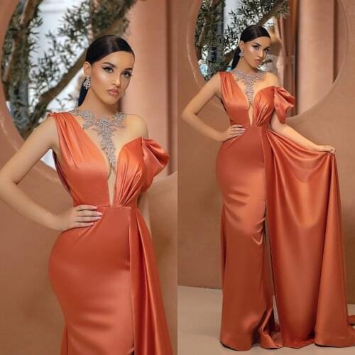 Orange Evening Gowns with Train Satin Jewel Neck Bling Beads Mermaid Prom Dress Illusion Custom Made Formal Robes De Soirée