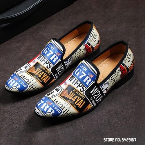 New Luxury Kor Fashion Graffiti Pattern Slip On Driving Shoes Men Casual Loafers Business Formal Dress Footwear Zapatos Hombre