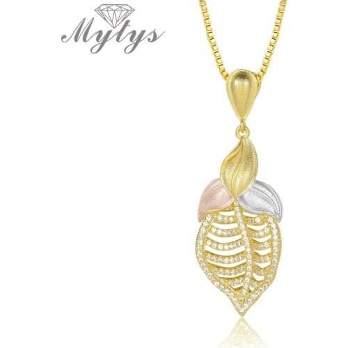 Mytys Gorgeous Three Gold SandBlast Shiny Pieces Tri-Colored Necklace Women Graceful Jewelry Leaf Pendant Anniversary Gift CN407