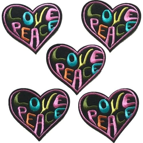 10 PCieces/lot Hearted-shape LOVE PEACE Iron on Patches for Clothes Colorful Heart Letter Embroidery Applique Patch Sewing DIY