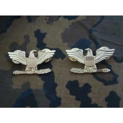 MILITARY WW2 PAIR OF US ARMY COLONEL EAGLE WAR BIRD DEVICE PIN METAL BADGE