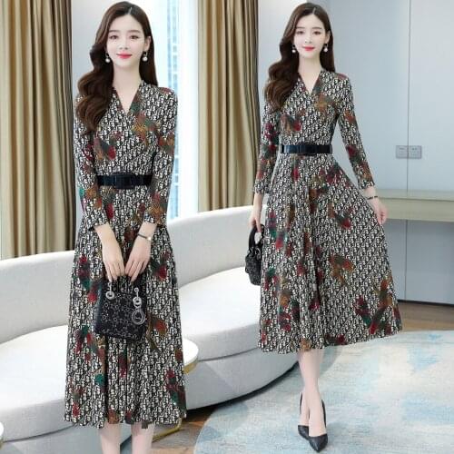Oyishi autumn new style V-neck nine-point sleeves high-waist slim-fit and swinging lightly cooked printed knitted dress