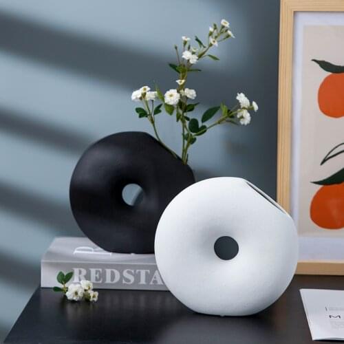 Black and White Round Creative Ceramic Vase Nordic Home Decor Items Living Room Bedroom Flower Arrangement Home Decora Ornaments