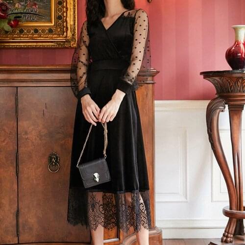 Spring New Fashion Velvet Women Lace Dress Black Long Dress Vintage Long Sleeve Mesh Dress for Women V-Neck Robe Femme 13084