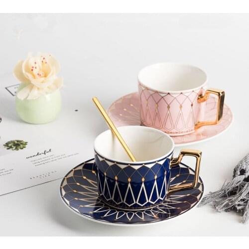 European luxury coffee cup and saucer set ceramic bone china mug red tea cup pull flower cup business gift Office tea time
