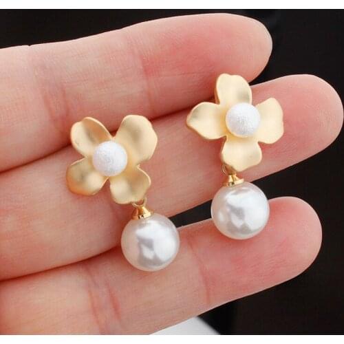 TIMEONLY Statement Floral Imitation Pearl Dangle Earrings for Women Ladies Simple Elegant Jewellery Delicate Festival Earring