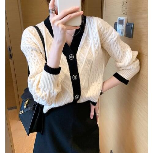 V-neck knitted cardigan womens 2021 spring and autumn fashion new retro loose wild casual sweater jacket women