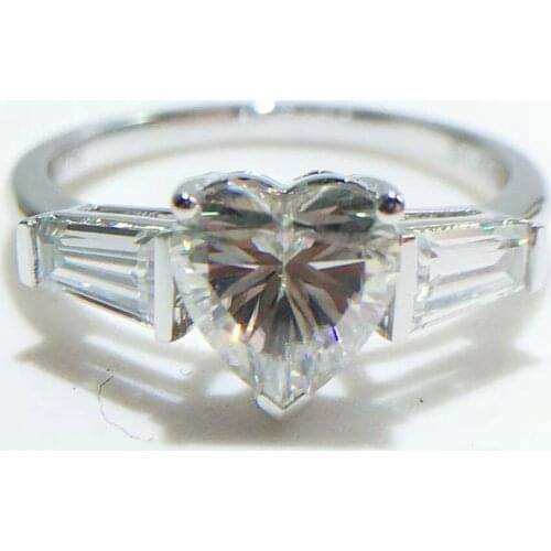 18K Gold 1 Carat Heart Shaped Trapezoid VVS D Color Moissanite Marriage Proposal Simple Ladies Ring