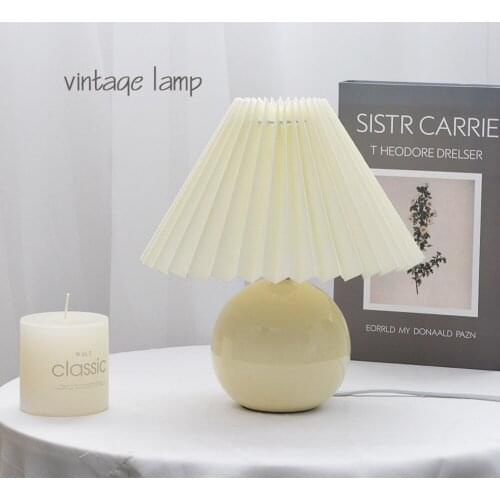 Vintage Ceramic Lamp Korean Table Lamps for Bedroom Living Room Desk Light Home Deco Creative Pleated Lamp Led E27 Bulb