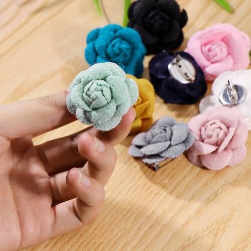 1 Piece Of Leather Camellia Brooch Decorated With Ladies Pop Flower Brooch Scarf Buckle Fashion Jewelry Jacket Accessories