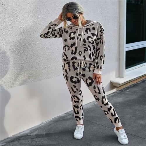 Women Tops And Pants 2pcs Set 2021 Tracksuits Women Casual Sweater Suit Leopard Hooded Top Long Pants Ropa Mujer Подходить