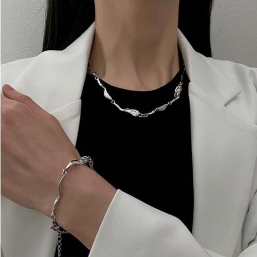 Fashion Simple Punk Hip Hop Irregular Heterosexual Metal Chain Necklace For Women Cold Wind Design Clavicle Chain necklace