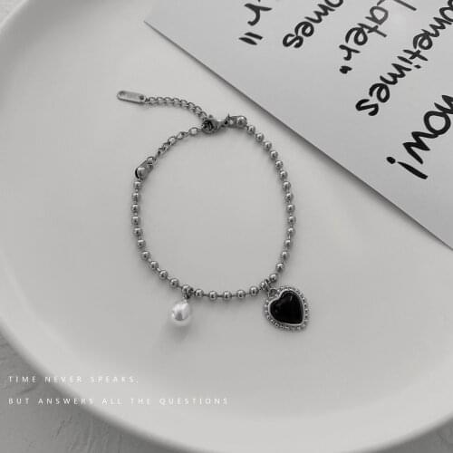 QiLuxy Stainless Steel Korean Black Heart Pearl Charm Bracelets for Women Fashion Beads Chain Bracelets Party Jewelry Gifts