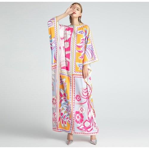 Cross border 2020 new meat covered large womens round neck bat sleeve print dress Dubai Middle East Robe
