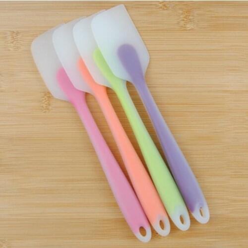 21 cm Soft Seamless Spatula Butter Cream Scraper Brush Baking Maker Kitchen Baking Tool LX6355
