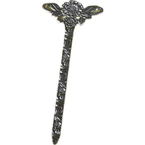 Antique old goods, silver hair clips and peony ornaments