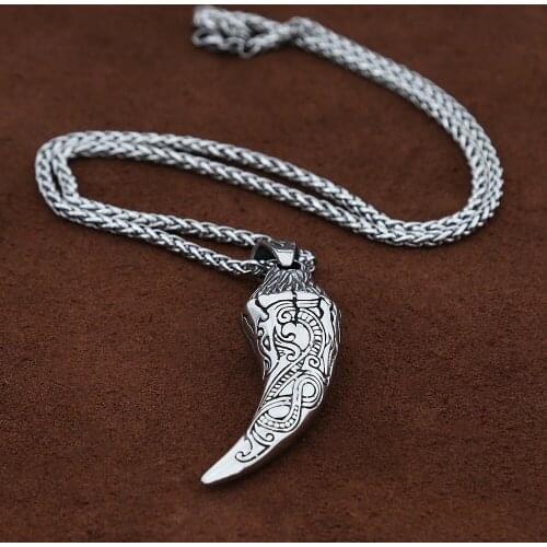 Vintage Stainless Steel Wolf Tooth Pendant Necklace Mens Chain Punk Street Style Viking Wolf Necklace For Men Jewelry Gift