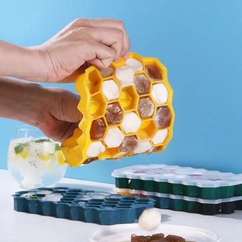 Silicone Ice Cube Maker with Lid Food Grade Stackable Ice Trays Reusable Flexible Ice Molds Molde Helado DIY Kitchen Tool