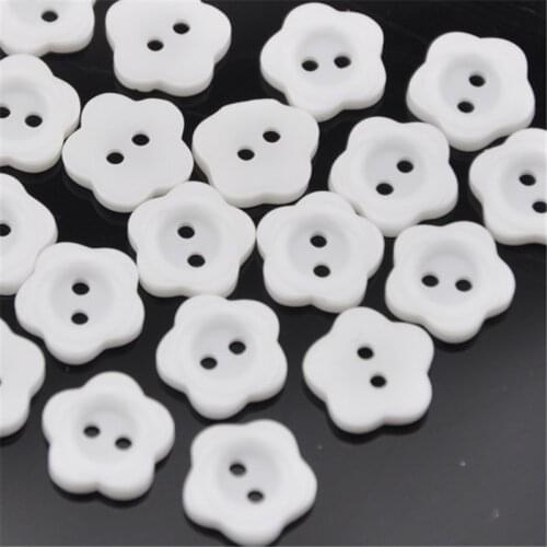 50/100pcs 11mm Cute Flower 2Holes Plastic Buttons Kids Sewing Crafts Mix PT44