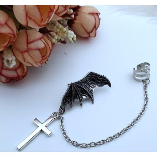 New Halloween Bat Wings Chain Earrings Cross Cross Pendant Earrings Cartilage To Earlobe Clamped on Jewelry Unisex