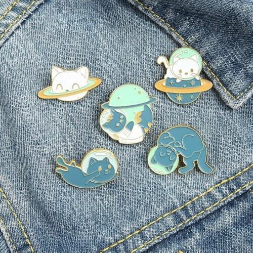 European And American Personality Fashion Jewelry Cute Cartoon Animal Brooch Universe Planet Space Cat Brooch Ins Style Unisex
