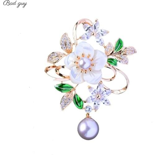 Shell Flowers Pin for Women Luxury Jewelry 2021 Pearl Brooch Clothes Scarf Buckle Garment Accessories Fashion Jewelry Gem Gifts