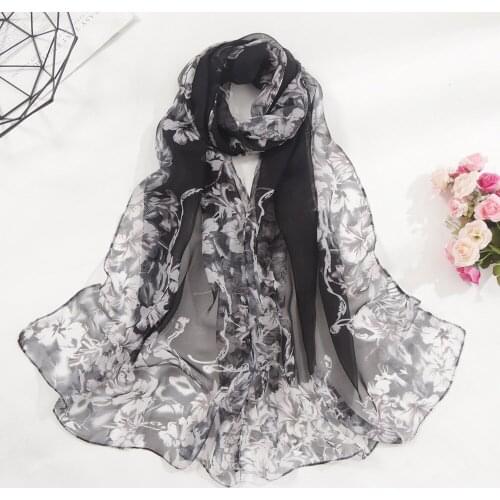 2020 New beach daisy Georgette chiffon scarf silk square hijab cool shawl ladies foulard femme Scarves hair bufanda mujer