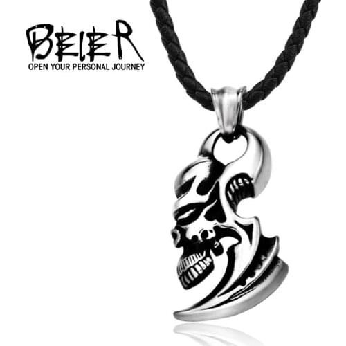 Fancy New Design 316L Stainless Steel Moon Shaped Skull Pendants Art Pattern Women Men Necklace For Gift Jewelry Wholesale