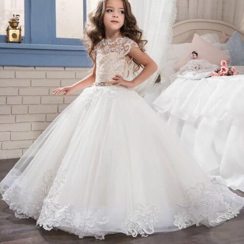 Elegant Flower Girl Dresses Lace Applique Short Sleeve Tulle Flowers Ball Gown with Beaded Sash First Communion Gowns