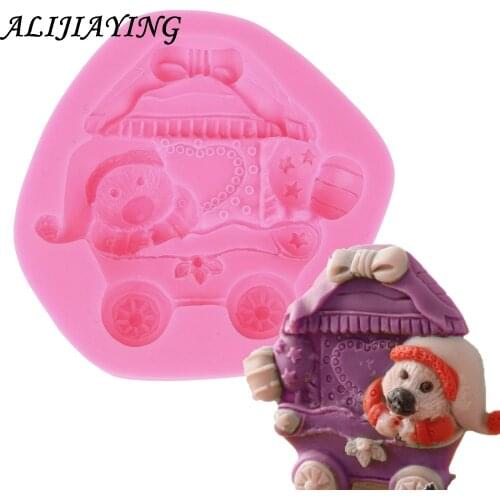 1Pcs Christmas bear in Baby carriage Silicone Fondant Soap 3D Cake Mold Chocolate Decoration Baking Tools polymer moulds D0432