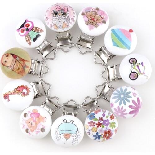 5pcs Random Style Metal Wooden Baby Children Pacifier Holder Clip Holders Cute Infant Round Nipple Clasps Holders Accessories