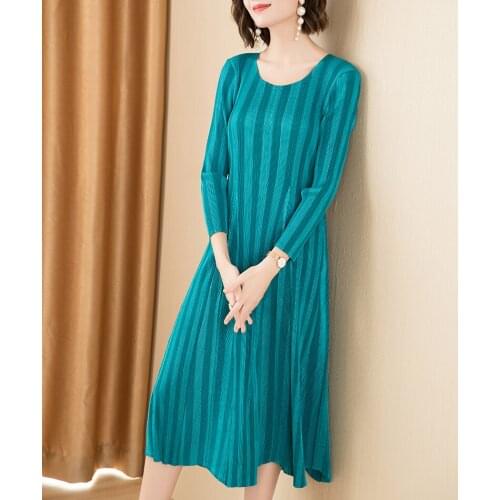 Spiritual Slim Striped Dress Women Spring and Autumn Miyake Pleats Dress